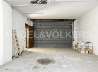 Plus de détails pour Multi-résidentiel à vendre