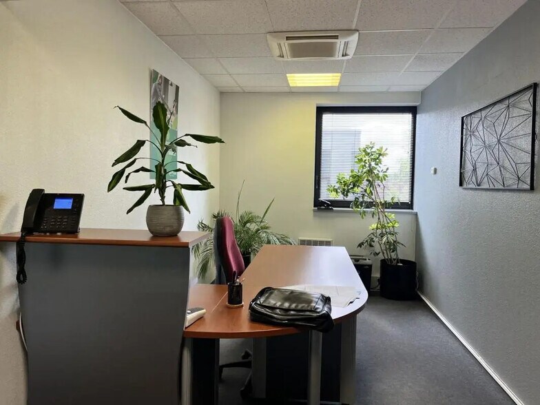Office in Cesson-Sévigné for lease - Interior Photo - Image 2 of 8