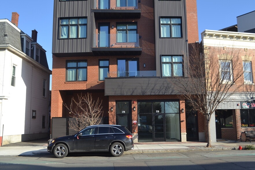 379-381 Somerville Ave, Somerville, MA à louer - Photo du bâtiment - Image 2 de 8
