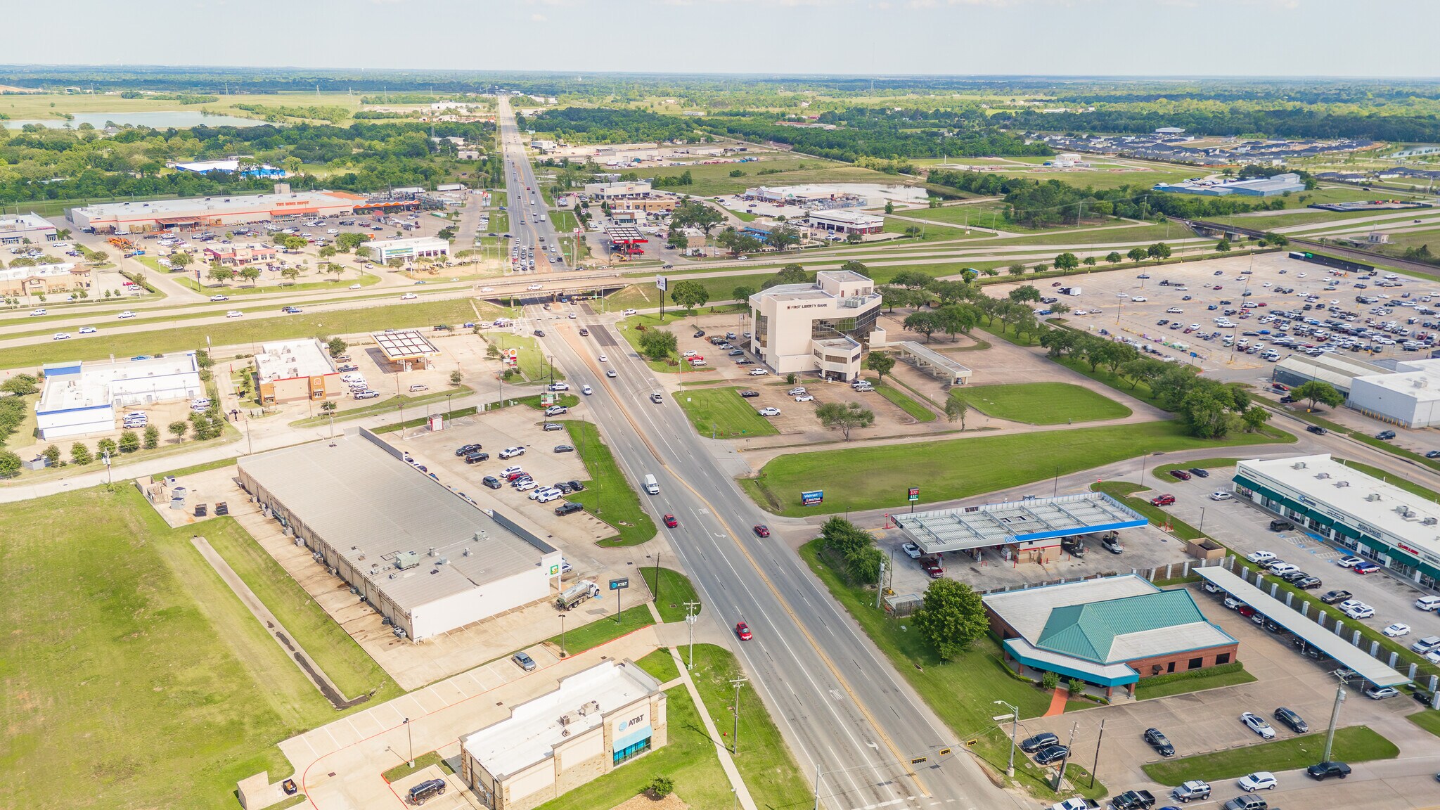 1591 E Highway 6, Alvin, TX à vendre Photo du bâtiment- Image 1 de 23