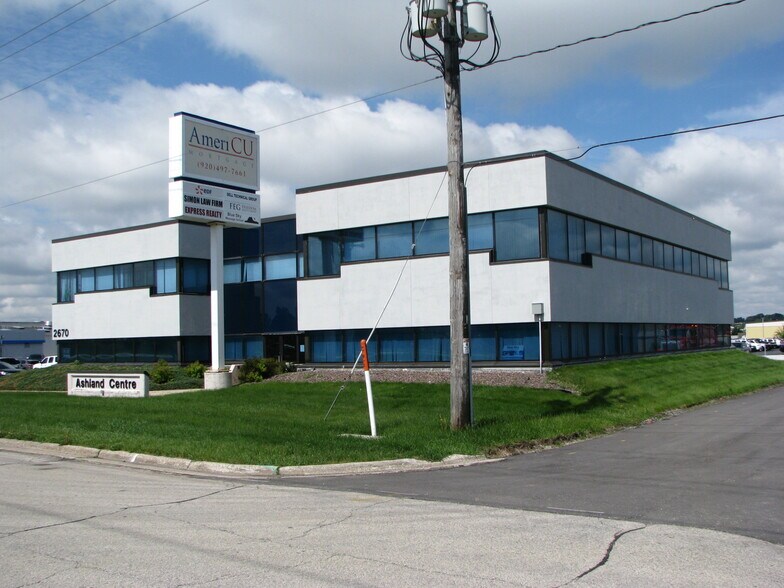 2670 S Ashland Ave, Green Bay, WI à louer - Photo du bâtiment - Image 3 de 10