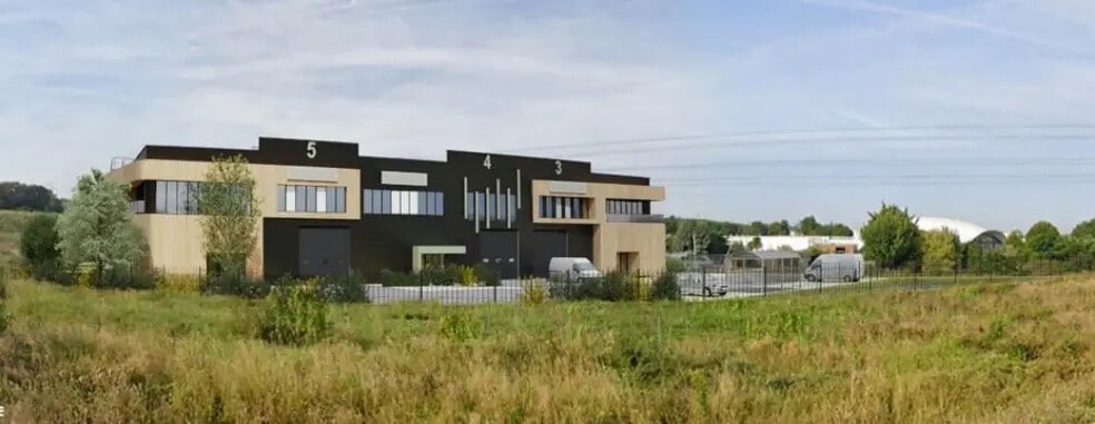 Office in Villeparisis for lease - Building Photo - Image 2 of 7