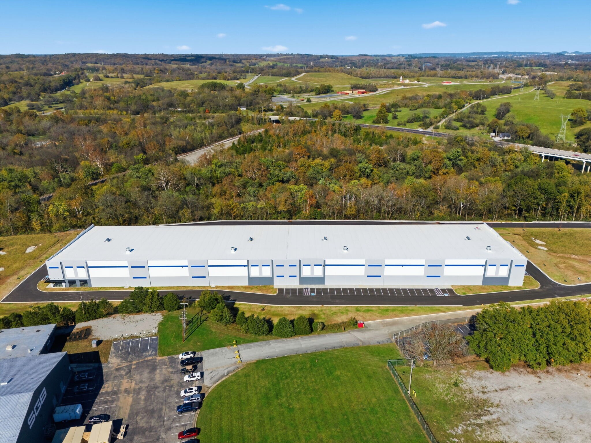 100 Spontex Dr, Columbia, TN à louer Photo principale- Image 1 de 40