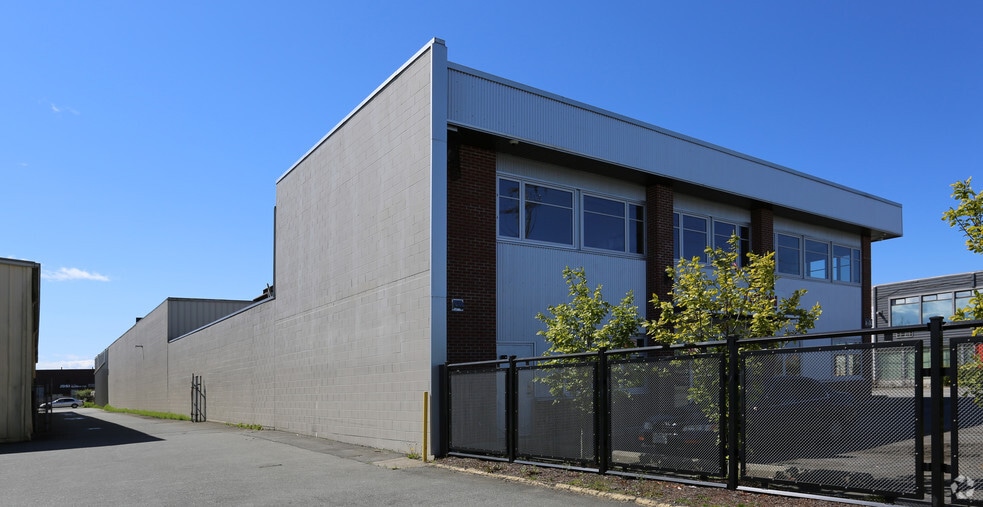 11100 River Rd, Richmond, BC à louer - Photo du bâtiment - Image 3 de 4
