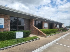 215 Dalton Dr, DeSoto, TX for lease Interior Photo- Image 1 of 6