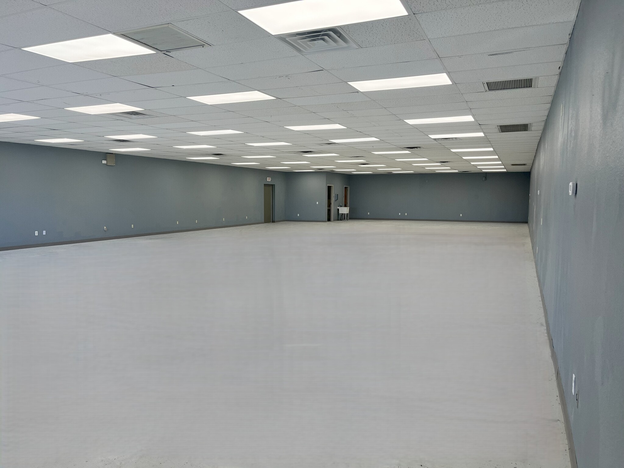 910 S Treadaway Blvd, Abilene, TX for lease Interior Photo- Image 1 of 4