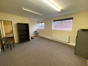 621-629 Liverpool Rd, Manchester for lease Interior Photo- Image 1 of 3