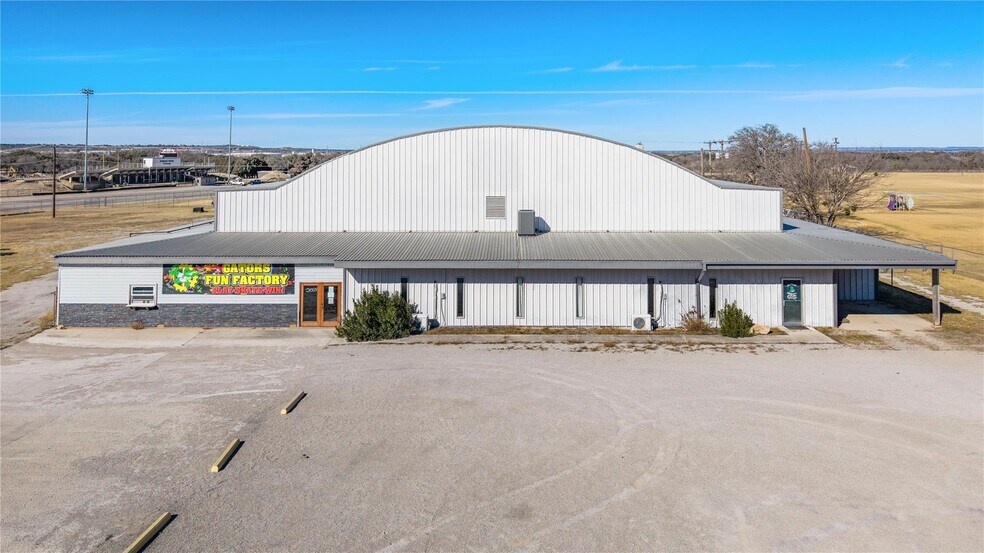 3300 Milam Dr, Brownwood, TX for sale - Building Photo - Image 2 of 40
