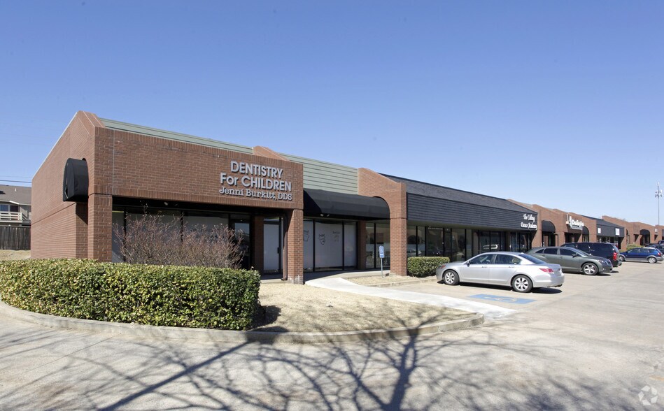 7104 S Mingo Rd, Tulsa, OK à louer - Photo du bâtiment - Image 3 de 10