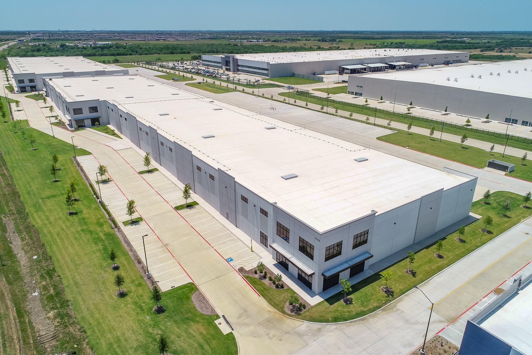 3090 Challenger Dr, Midlothian, TX for lease Building Photo- Image 1 of 4