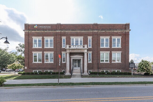 Plus de détails pour 2 N Madison Ave, Greenwood, IN - Bureau à vendre