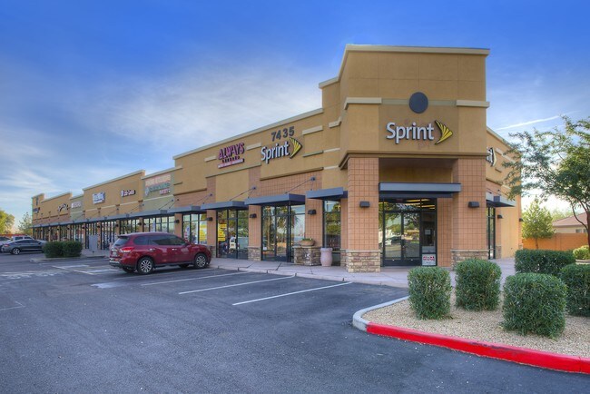 Plus de détails pour 7435 W Lower Buckeye Rd, Phoenix, AZ - Commerce de détail à louer
