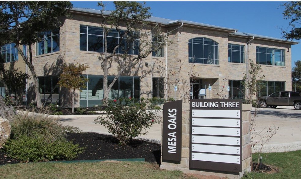 5920 W William Cannon Dr, Austin, TX à louer - Photo du bâtiment - Image 2 de 7