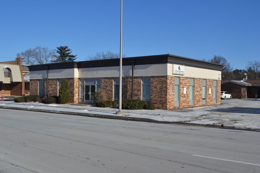 115 N 6th St, Wausau, WI à louer - Photo du bâtiment - Image 3 de 35
