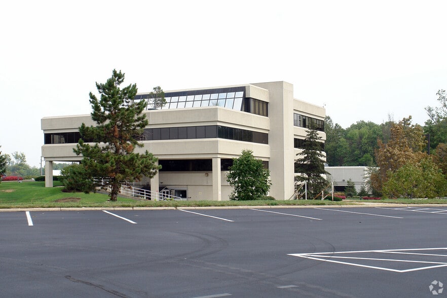 3502 Woodview Trace, Indianapolis, IN for lease - Building Photo - Image 2 of 5