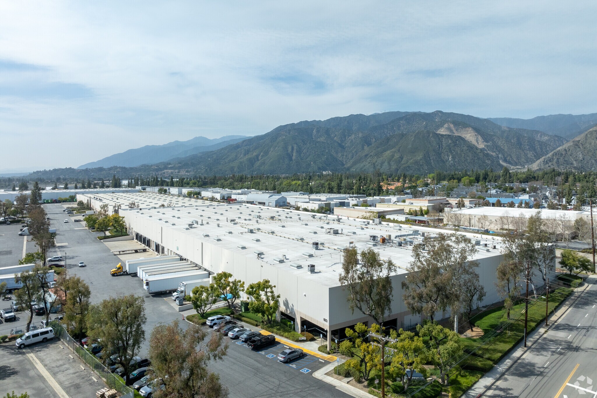 823-829 W 8th St, Azusa, CA for lease Primary Photo- Image 1 of 11