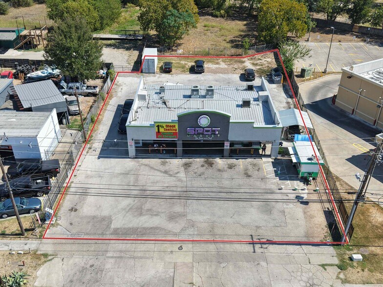 1149 Airport Blvd, Austin, TX à vendre - Photo du bâtiment - Image 2 de 7