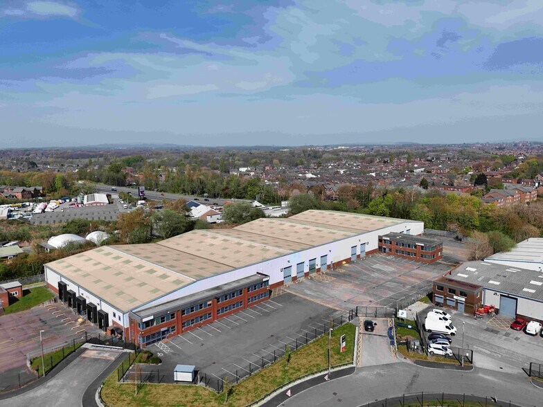 Lynwell Rd, Manchester à louer - Photo du bâtiment - Image 3 de 22