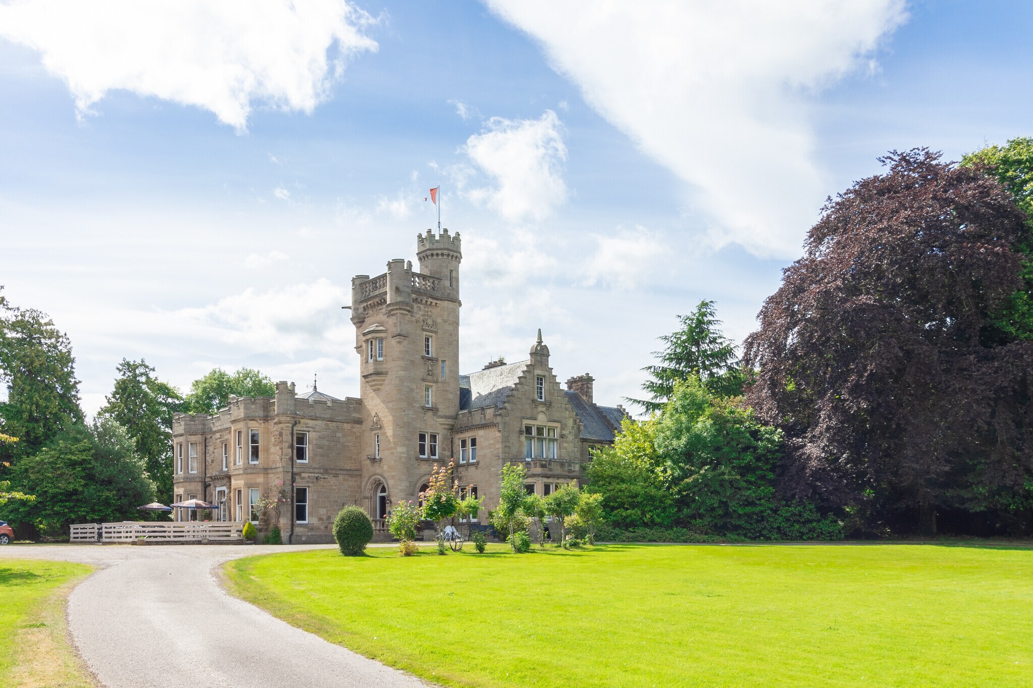 Morangie & Mansfield Castle Hotels portefeuille de 2 propriétés à vendre sur LoopNet.ca Photo du bâtiment- Image 1 de 16