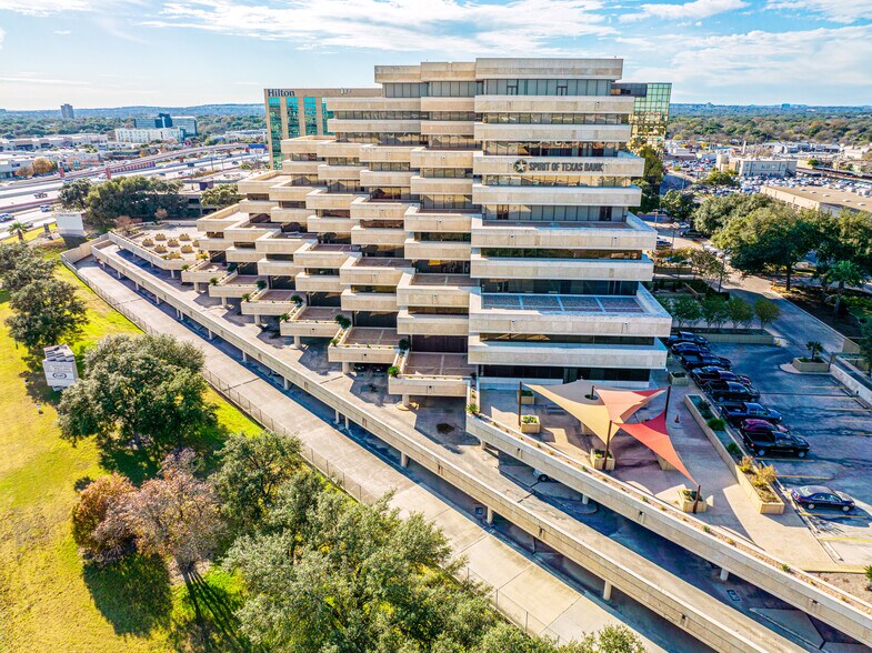601 NW Loop 410, San Antonio, TX à louer - Photo du bâtiment - Image 3 de 13