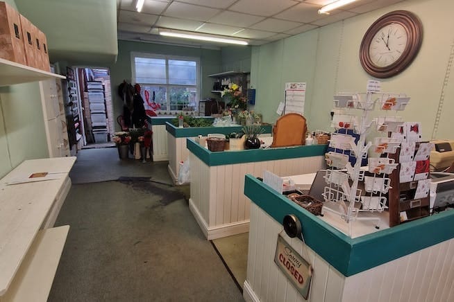 126 Central Rd, Worcester Park for lease - Interior Photo - Image 3 of 5