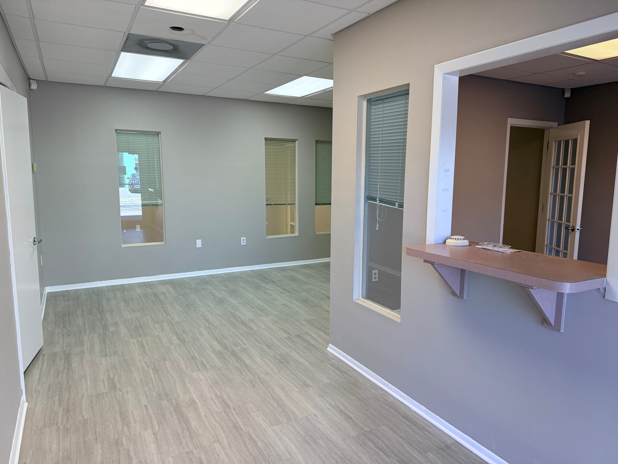 500 N Indiana Ave, Englewood, FL for lease Interior Photo- Image 1 of 10
