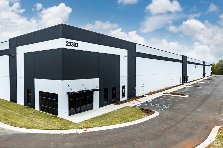 23363 Bibb Garrett Rd, Tanner, AL for sale - Primary Photo - Image 1 of 7