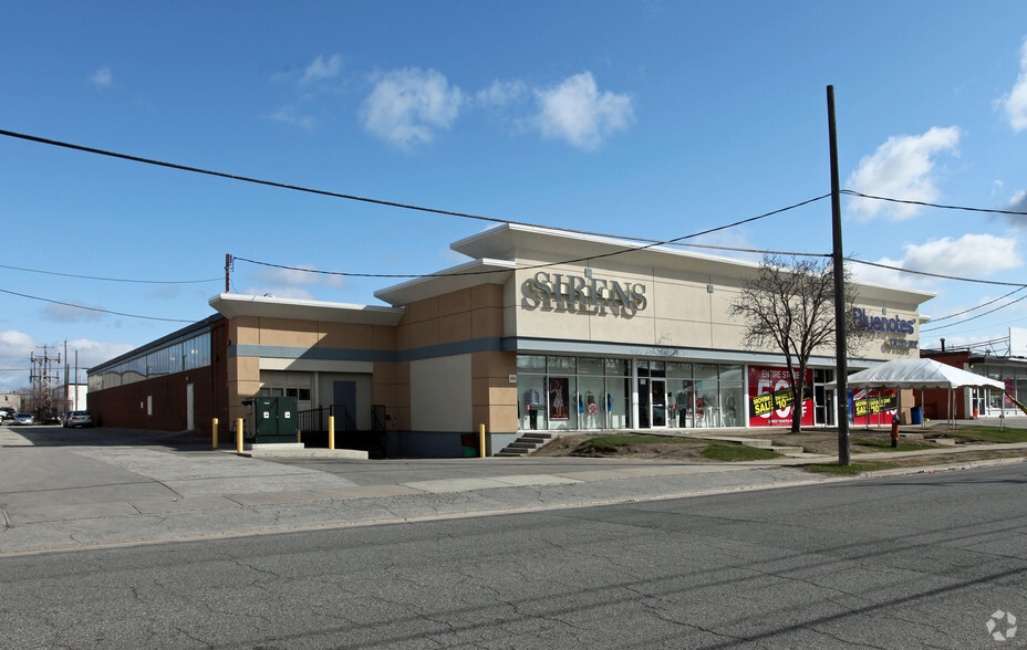 94 Orfus Rd, Toronto, ON for lease - Primary Photo - Image 1 of 2