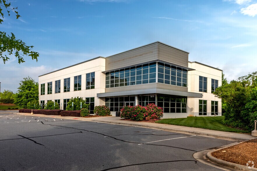 7870 Commons Park Cir NW, Concord, NC à vendre - Photo du bâtiment - Image 2 de 7