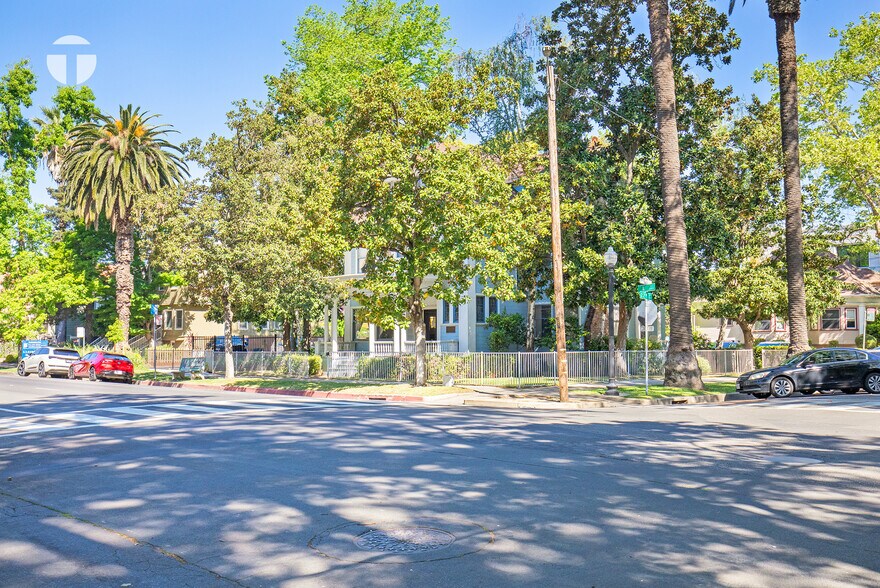 2131 L St, Sacramento, CA à vendre - Photo du bâtiment - Image 3 de 14