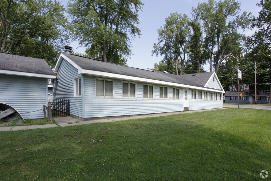 5575 Paw Paw Lake Rd, Coloma, MI for sale - Building Photo - Image 2 of 2