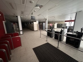 1A Vicar Ln, Chesterfield for lease Interior Photo- Image 2 of 4