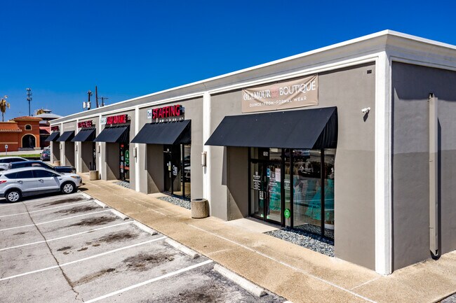 Plus de détails pour 3700 Fredericksburg Rd, San Antonio, TX - Plusieurs types d'espaces à louer