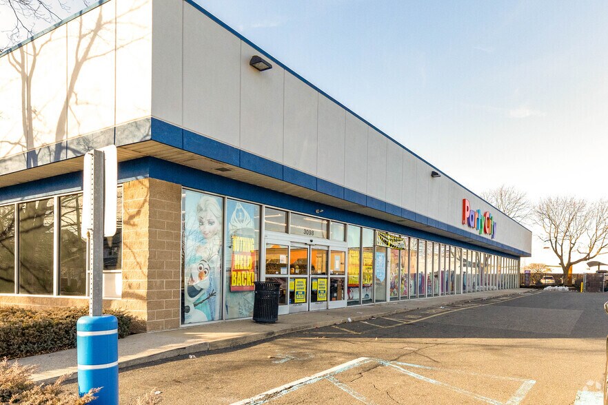 3098 Long Beach Rd, Oceanside, NY à vendre - Photo principale - Image 2 de 4