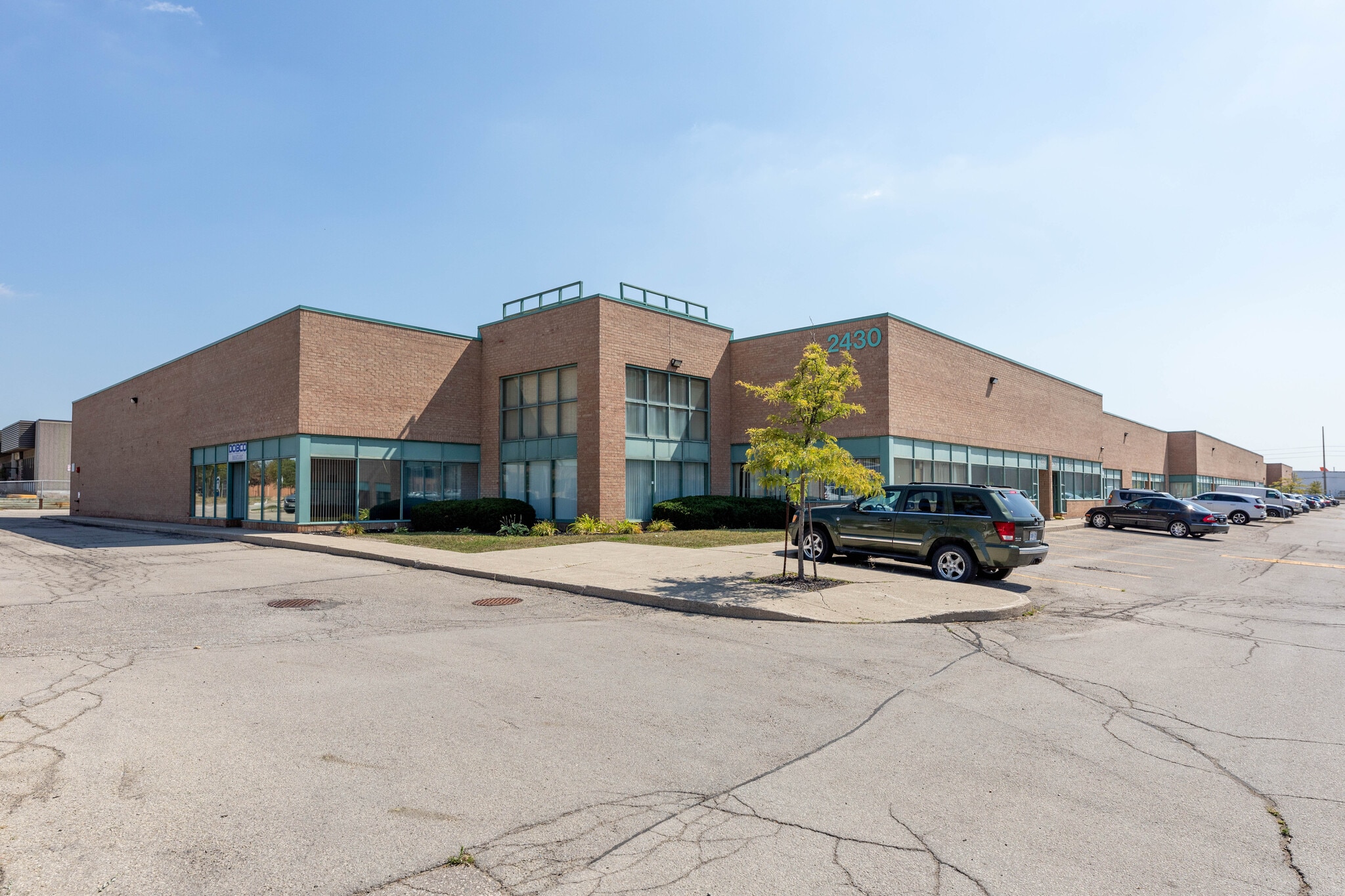 2430 Lucknow Dr, Mississauga, ON for lease Primary Photo- Image 1 of 4