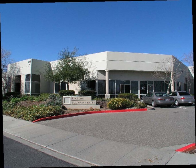 875 Cotting Ln, Vacaville, CA à louer - Photo du bâtiment - Image 2 de 5