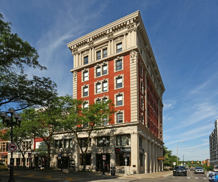 100 S Main St, Ann Arbor, MI à louer - Photo principale - Image 1 de 1