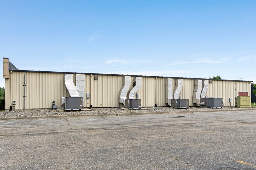 8645 E Backwater Rd, North Webster, IN for lease - Building Photo - Image 2 of 75