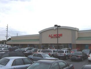 Plus de détails pour 3950-3990 Hempstead Tpke, Levittown, NY - Commerce de détail à louer