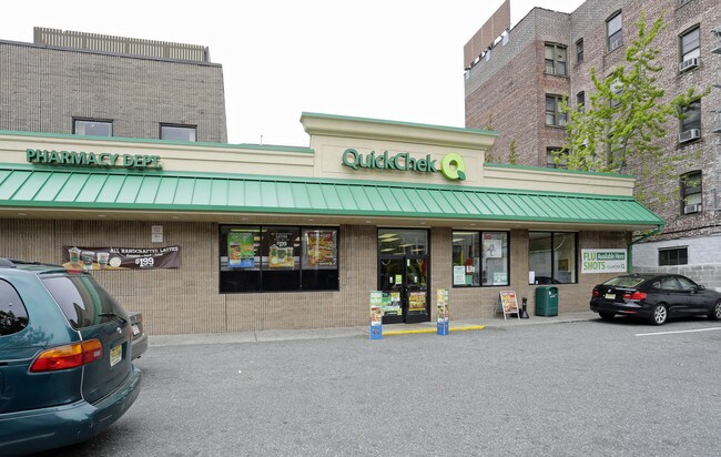 Plus de détails pour 7201 Bergenline Ave, North Bergen, NJ - Commerce de détail à louer