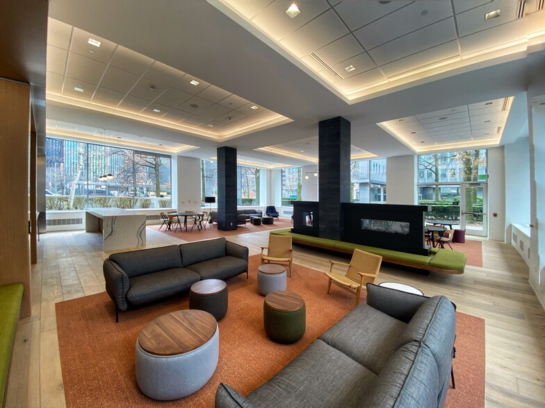 420 Fort Duquesne Blvd, Pittsburgh, PA for lease - Interior Photo - Image 2 of 14