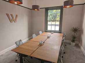 Montpellier Dr, Cheltenham for lease Interior Photo- Image 2 of 4