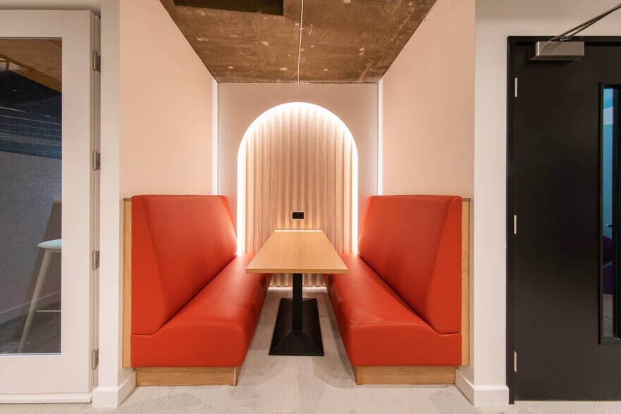 6-7 St Johns Ln, Londres à louer - Photo du bâtiment - Image 2 de 20