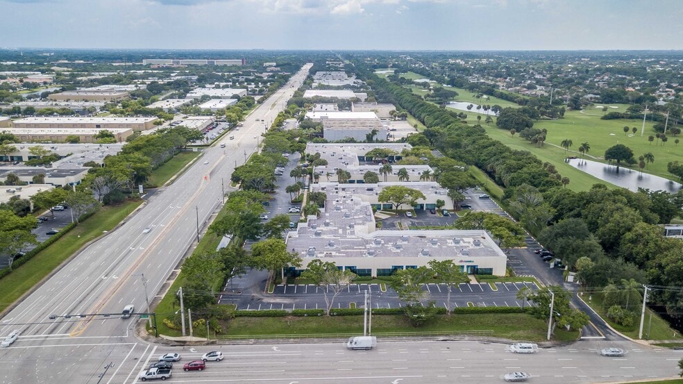 901-925 Clint Moore Rd, Boca Raton, FL for lease - Building Photo - Image 2 of 22