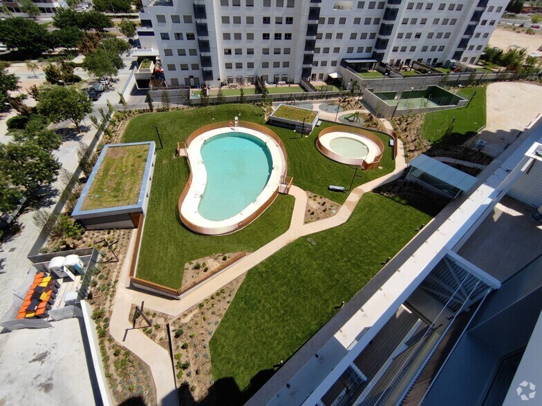 Immeuble residentiel dans Madrid, Madrid à vendre - Photo du bâtiment - Image 3 de 4