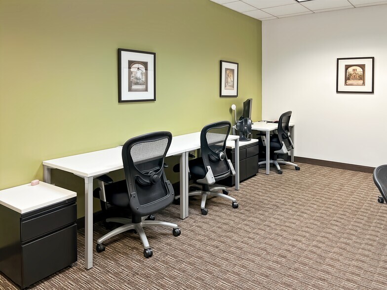 2375 E Camelback Rd, Phoenix, AZ à louer - Photo du bâtiment - Image 3 de 10