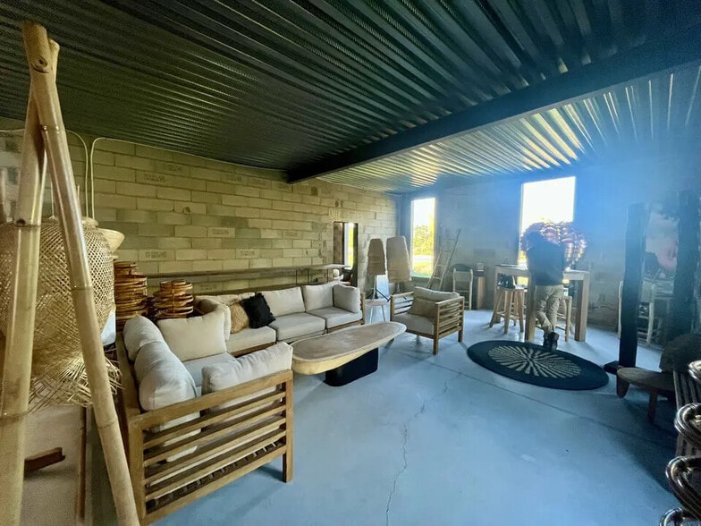 Office in Eygalières for lease - Interior Photo - Image 3 of 6