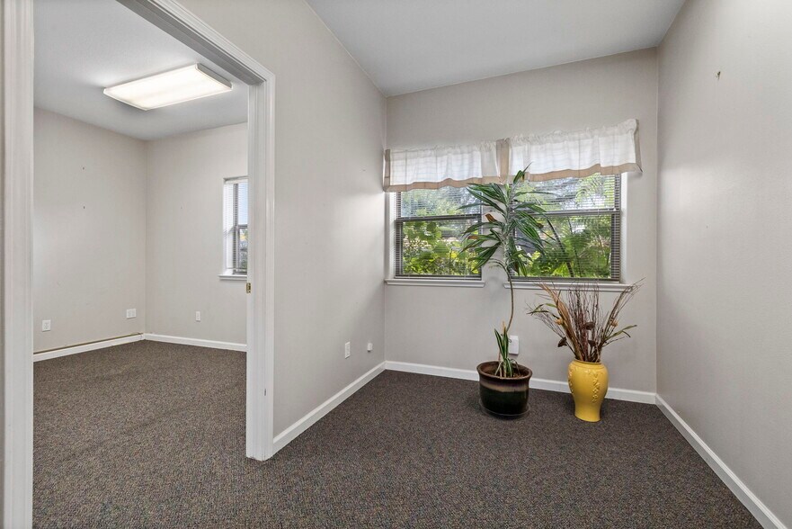 13951 Mono Way, Sonora, CA à louer - Photo du bâtiment - Image 2 de 29