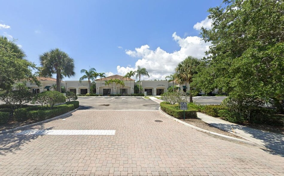 610-628 SE Central Pky, Stuart, FL à louer - Photo du bâtiment - Image 2 de 13
