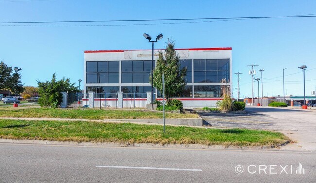 More details for 2111 N Woodlawn St, Wichita, KS - Retail for Sale